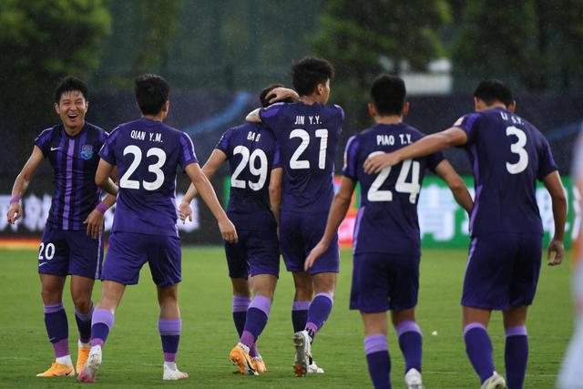 国乒传奇组合逆境突围 马龙许昕五局鏖战彰显老将风骨